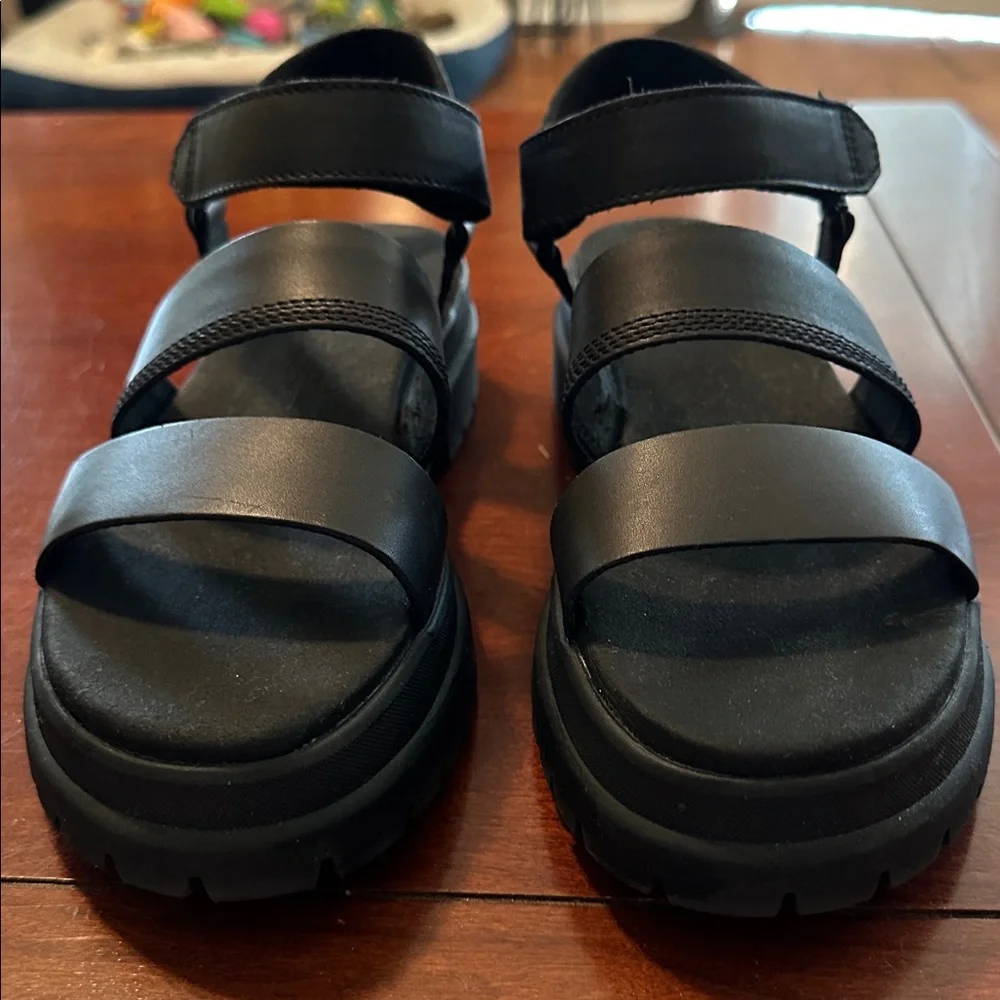 Size 8 Women’s Timberland Black Strap Sandals - Picture 2 of 5